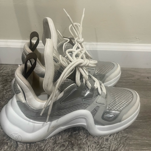 Might have to clean the soles of the inside, worn a couple times! - Picture 2 of 7